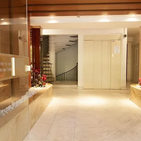 Wehost - Bel Avec Vue Sur La : Piscines Cannes
